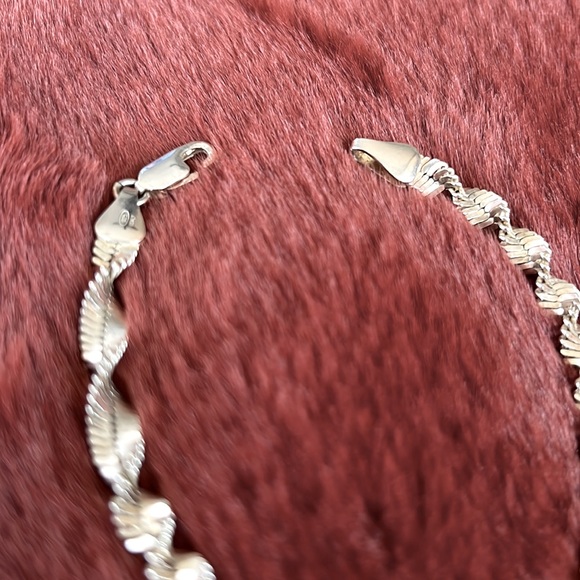 Sterling silver Italy .925 twist bracelet - Picture 3 of 5